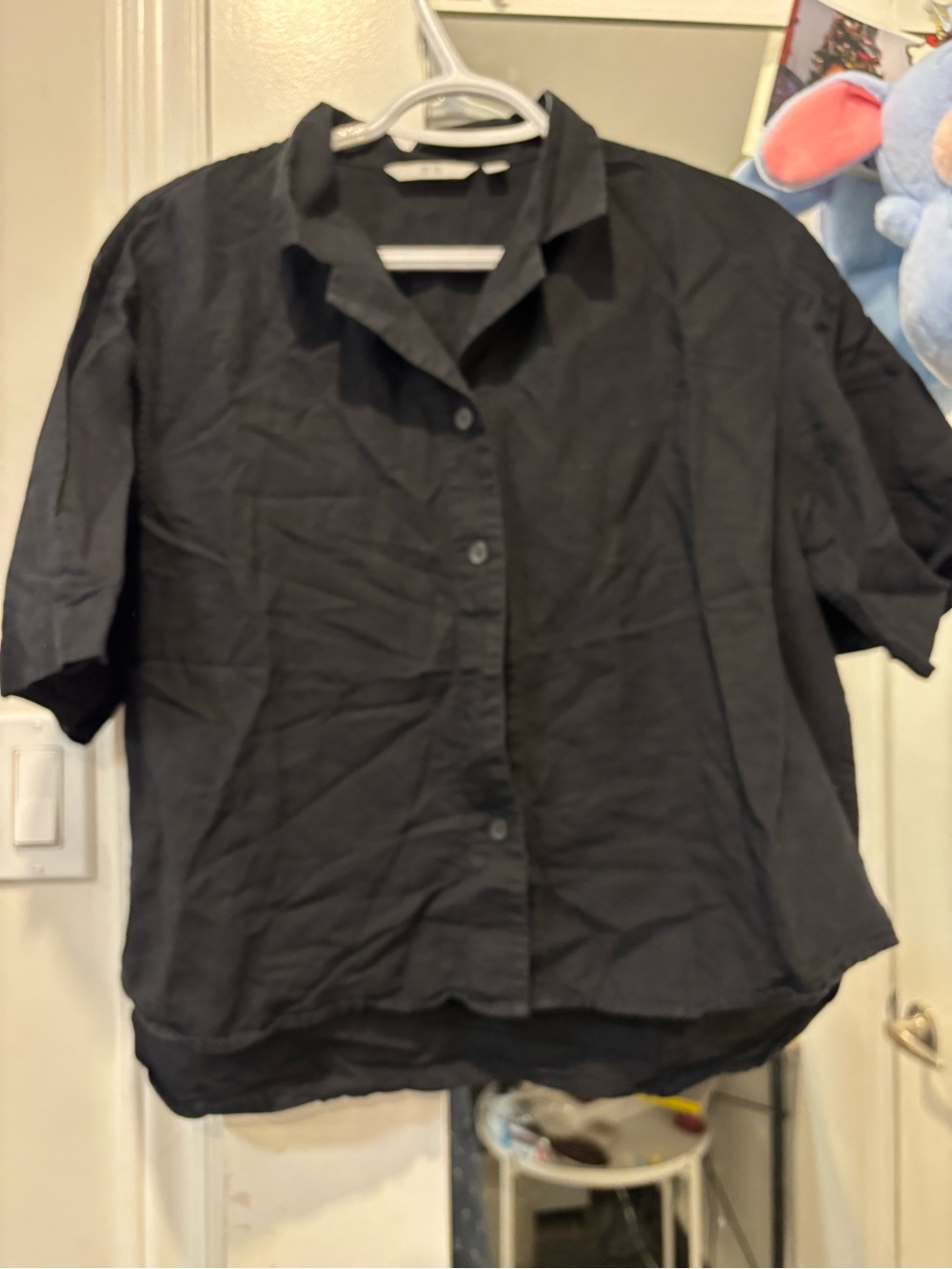 Uniqlo Black Short-Sleeve Button-Down Shirt